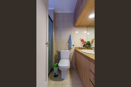 Apartamento à venda com 134m², 3 quartos e 3 vagas Apartamento à venda com 134m², 3 quartos e 3 vagasBanheiro da Suíte 1