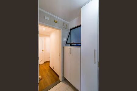 Apartamento à venda com 134m², 3 quartos e 3 vagas Apartamento à venda com 134m², 3 quartos e 3 vagasQuarto de Serviço