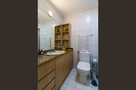 Apartamento à venda com 134m², 3 quartos e 3 vagas Apartamento à venda com 134m², 3 quartos e 3 vagasBanheiro da Suíte 2