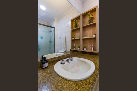 Apartamento à venda com 134m², 3 quartos e 3 vagas Apartamento à venda com 134m², 3 quartos e 3 vagasBanheiro da Suíte 2