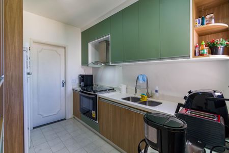 Apartamento à venda com 134m², 3 quartos e 3 vagas Apartamento à venda com 134m², 3 quartos e 3 vagasCozinha