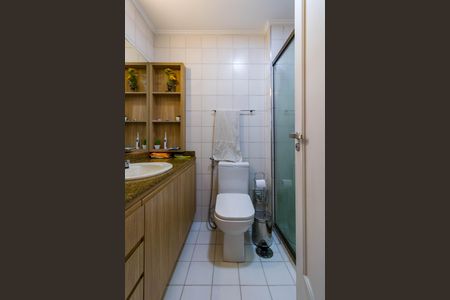 Apartamento à venda com 134m², 3 quartos e 3 vagas Apartamento à venda com 134m², 3 quartos e 3 vagasBanheiro da Suíte 2