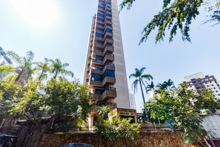 Apartamento à venda com 134m², 3 quartos e 3 vagas Apartamento à venda com 134m², 3 quartos e 3 vagasFachada