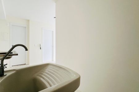 Apartamento à venda com 36m², 2 quartos e 1 vaga Apartamento à venda com 36m², 2 quartos e 1 vagaCozinha e Área de Serviço