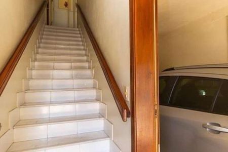 Casa à venda com 216m², 4 quartos e 2 vagas