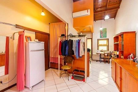 Casa à venda com 216m², 4 quartos e 2 vagas