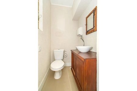 Casa à venda com 216m², 4 quartos e 2 vagas