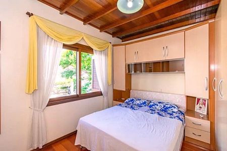 Casa à venda com 216m², 4 quartos e 2 vagas Casa à venda com 216m², 4 quartos e 2 vagasQuarto 1