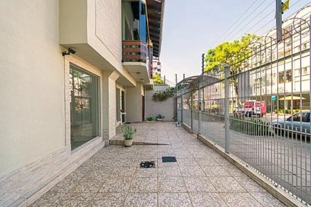 Casa à venda com 216m², 4 quartos e 2 vagas
