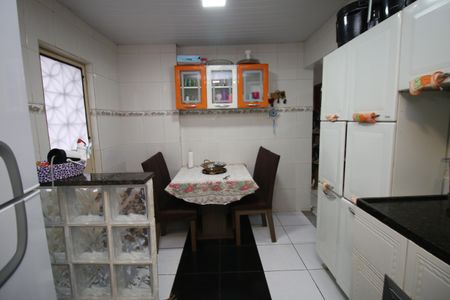 Casa à venda com 62m², 3 quartos e 2 vagasCozinha