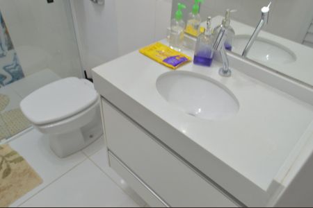 Casa à venda com 408m², 3 quartos e 4 vagasCasa 2  Banheiro