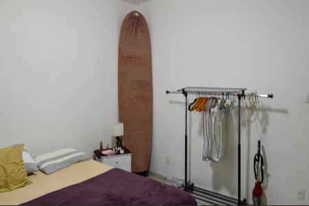 Casa à venda com 408m², 3 quartos e 4 vagasCasa 2  Quarto