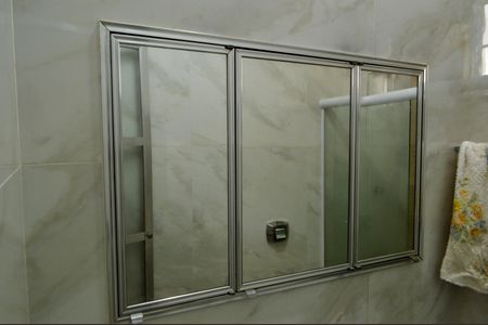 Casa à venda com 408m², 3 quartos e 4 vagasBanheiro - Casa 1