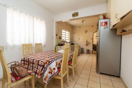 Casa à venda com 160m², 4 quartos e 3 vagas Casa à venda com 160m², 4 quartos e 3 vagasCozinha