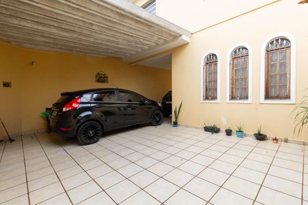 Casa à venda com 160m², 4 quartos e 3 vagas Casa à venda com 160m², 4 quartos e 3 vagasGaragem