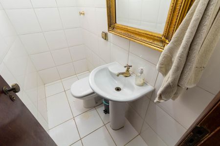 Casa à venda com 160m², 4 quartos e 3 vagas Casa à venda com 160m², 4 quartos e 3 vagasBanheiro 2