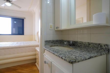 Apartamento à venda com 63m², 2 quartos e 2 vagas Apartamento à venda com 63m², 2 quartos e 2 vagasBanheiro da suíte