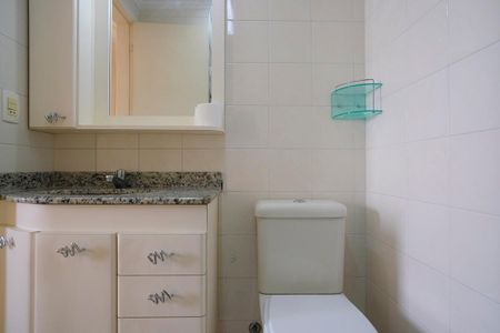 Apartamento à venda com 63m², 2 quartos e 2 vagas Apartamento à venda com 63m², 2 quartos e 2 vagasBanheiro da suíte