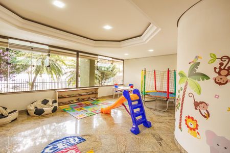 Apartamento para alugar com 170m², 3 quartos e 2 vagas Apartamento para alugar com 170m², 3 quartos e 2 vagasÁrea comum - Brinquedoteca