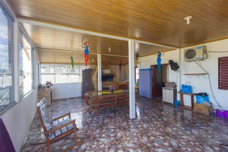 Casa à venda com 200m², 2 quartos e 2 vagas Casa à venda com 200m², 2 quartos e 2 vagasCasa 1 - Sala