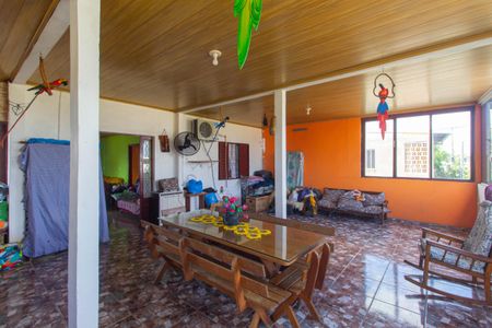 Casa à venda com 200m², 2 quartos e 2 vagas Casa à venda com 200m², 2 quartos e 2 vagasCasa 1 - Sala