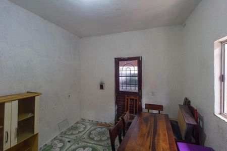 Casa à venda com 200m², 2 quartos e 2 vagas Casa à venda com 200m², 2 quartos e 2 vagasCasa 2 - Sala