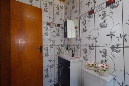 Casa à venda com 200m², 2 quartos e 2 vagas Casa à venda com 200m², 2 quartos e 2 vagasCasa 1 - Banheiro da Suíte