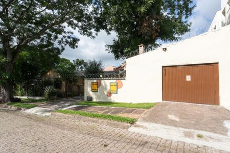 Casa à venda com 120m², 2 quartos e 4 vagas Casa à venda com 120m², 2 quartos e 4 vagasFachada