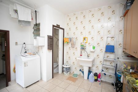 Casa à venda com 120m², 2 quartos e 4 vagas Casa à venda com 120m², 2 quartos e 4 vagasLavanderia