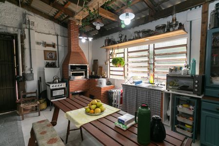 Casa à venda com 120m², 2 quartos e 4 vagas Casa à venda com 120m², 2 quartos e 4 vagasChurrasqueira