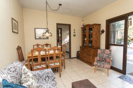 Casa à venda com 120m², 2 quartos e 4 vagas Casa à venda com 120m², 2 quartos e 4 vagasSala