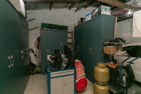 Casa à venda com 120m², 2 quartos e 4 vagas Casa à venda com 120m², 2 quartos e 4 vagasGaragem