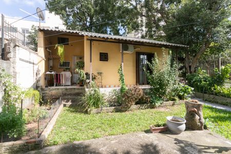 Casa à venda com 120m², 2 quartos e 4 vagas Casa à venda com 120m², 2 quartos e 4 vagasJardim