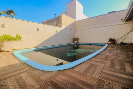 Casa à venda com 280m², 3 quartos e 3 vagasPiscina