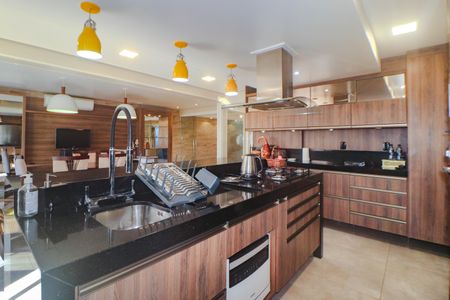 Casa à venda com 280m², 3 quartos e 3 vagasCozinha