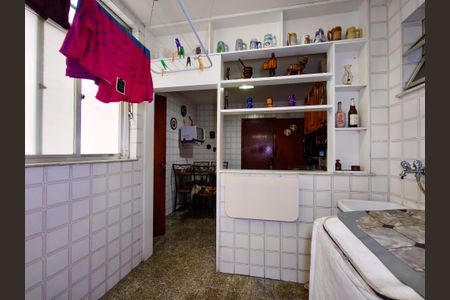 Apartamento à venda com 110m², 2 quartos e 1 vagaÁrea de Serviço