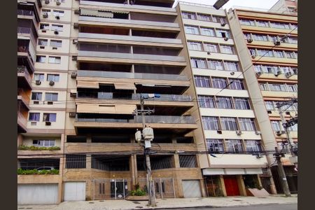 Apartamento à venda com 110m², 2 quartos e 1 vagaFachada e portaria