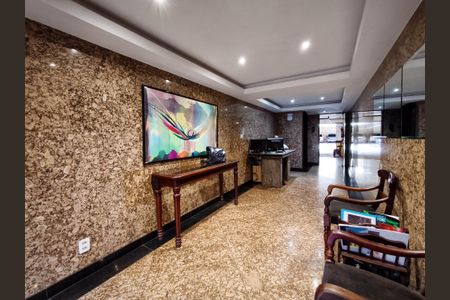 Apartamento à venda com 110m², 2 quartos e 1 vagaFachada e portaria