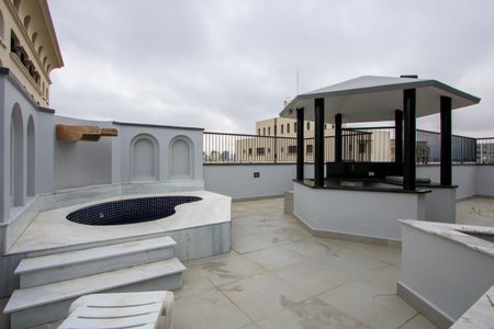 Apartamento à venda com 142m², 3 quartos e 2 vagas Apartamento à venda com 142m², 3 quartos e 2 vagasÁrea comum - Piscina