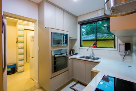 Apartamento à venda com 142m², 3 quartos e 2 vagas Apartamento à venda com 142m², 3 quartos e 2 vagasCozinha