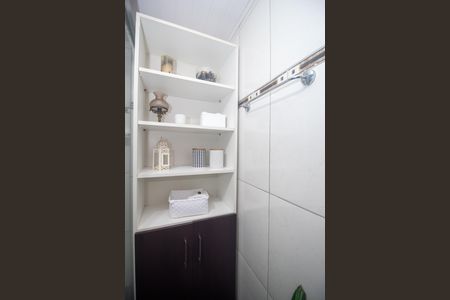 Casa à venda com 216m², 4 quartos e 4 vagas Casa à venda com 216m², 4 quartos e 4 vagasBanheiro 2