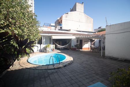 Casa à venda com 216m², 4 quartos e 4 vagas Casa à venda com 216m², 4 quartos e 4 vagasQuarto 3 Vista