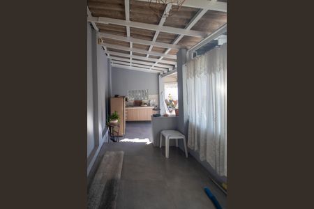 Casa à venda com 216m², 4 quartos e 4 vagas Casa à venda com 216m², 4 quartos e 4 vagasÁrea comum - Churrasqueira