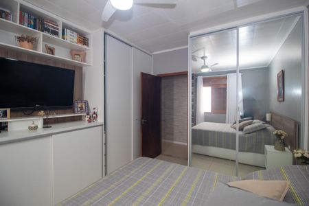 Casa à venda com 216m², 4 quartos e 4 vagas Casa à venda com 216m², 4 quartos e 4 vagasSuite