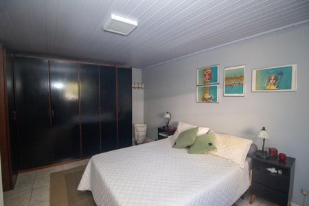 Casa à venda com 216m², 4 quartos e 4 vagas Casa à venda com 216m², 4 quartos e 4 vagasQuarto 3