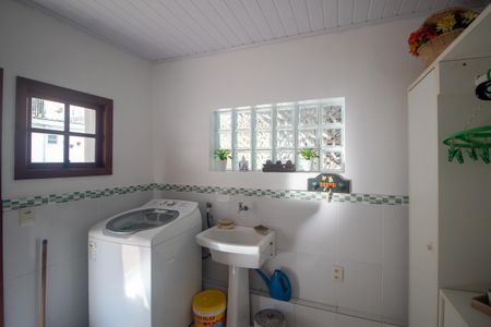 Casa à venda com 216m², 4 quartos e 4 vagas Casa à venda com 216m², 4 quartos e 4 vagasÁrea de Serviço