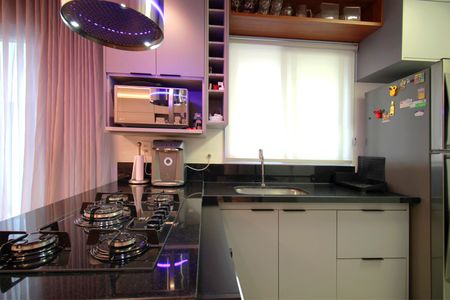 Apartamento para alugar com 132m², 2 quartos e 2 vagasCozinha