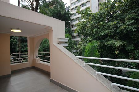 Apartamento para alugar com 132m², 2 quartos e 2 vagasÁrea comum - Varanda