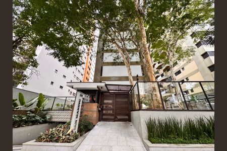 Apartamento à venda com 120m², 3 quartos e 1 vaga Apartamento à venda com 120m², 3 quartos e 1 vagaFachada