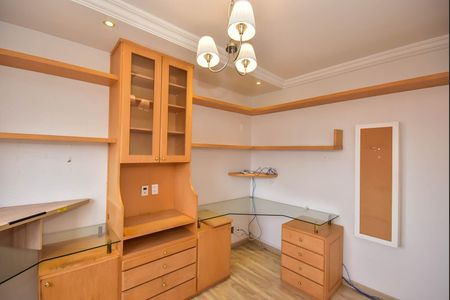 Apartamento à venda com 165m², 4 quartos e 2 vagas Apartamento à venda com 165m², 4 quartos e 2 vagasQuarto